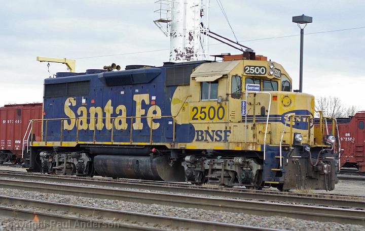 BNSF 2500 - GP35.jpg